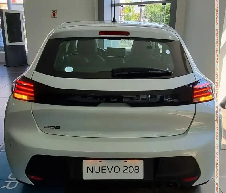 Peugeot 208 1.6 Allure Pack -Linea 2025  2025 - foto 3