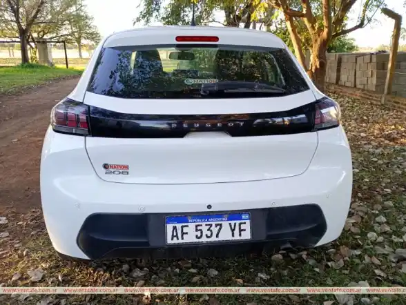 Peugeot 208 - foto 2