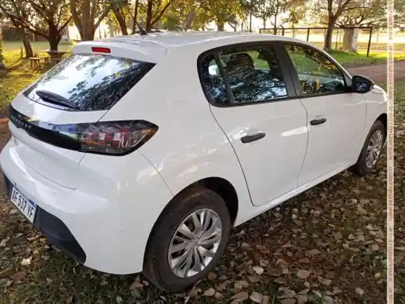 Peugeot 208 - foto 3
