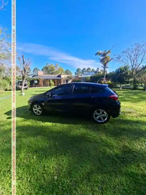Chevrolet Cruze 2024 1.4T 5P 8.000 Km  2024 - foto 4