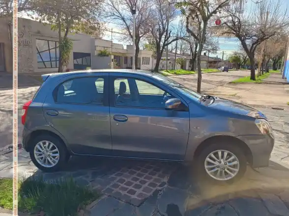 Toyota Etios 1.5 Xls - Full - 59.154 Km. - foto 2