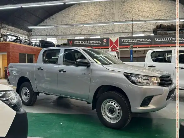 Toyota Hilux D/C 2.4 Tdi Automatica Dx 4X4 0Km My2026 - foto 1