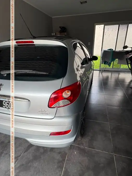 Peugeot 207 Xt Compact Hdi 1.4  5. P  2011  2011 - foto 4