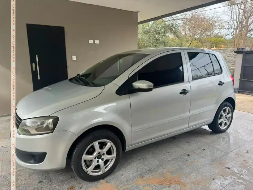 Volkswagen FOX CONFORTLINE 5 PUERTAS 2013 - foto 1