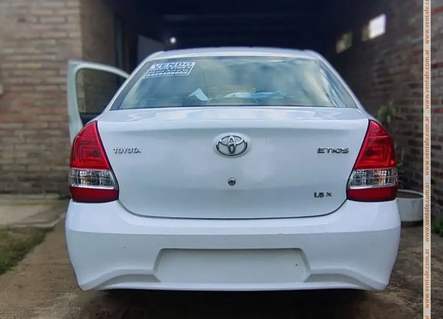Toyota Etios X - foto 2