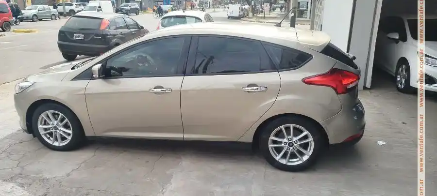 Ford Focus 1.6 - foto 5