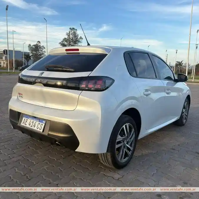 Peugeot 208 - foto 2