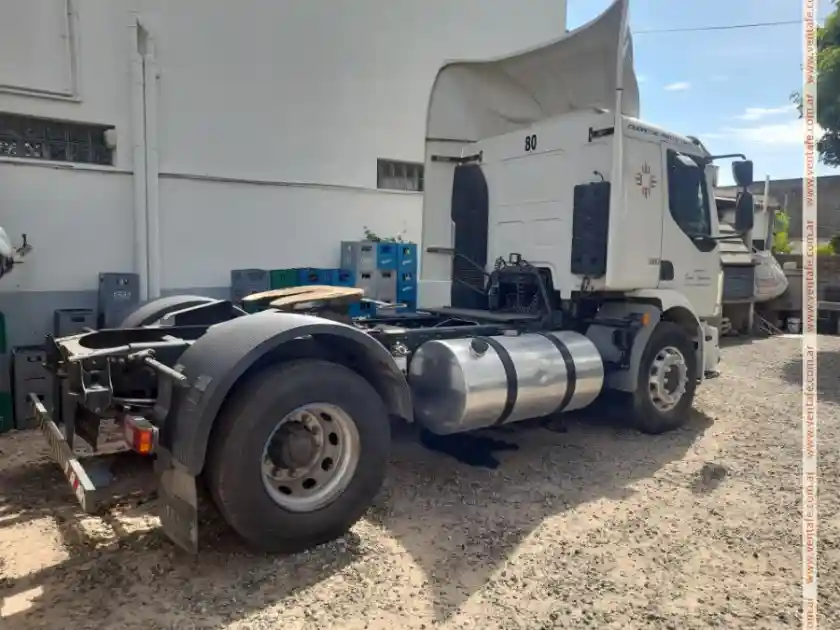 Volvo Vm 310 Tl 4X2----Impecable!!!  2014 - foto 3