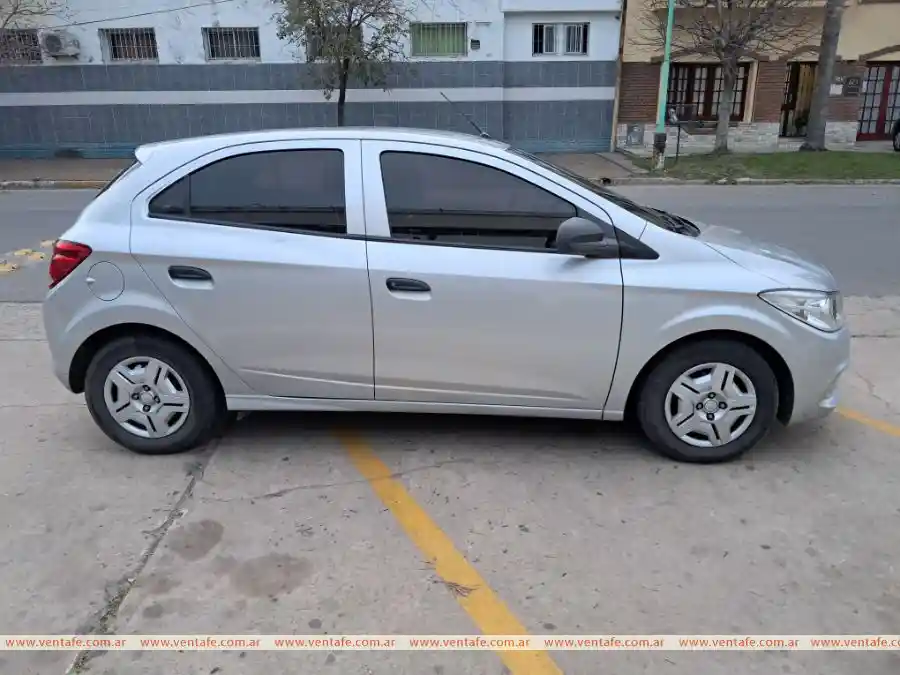 Chevrolet Onix Joy + 2018  2018 - foto 3