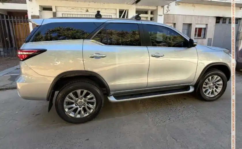 Toyota Sw4 Modelo  Srx 2023 68.000 Km. 7 Asientos  2023 - foto 1