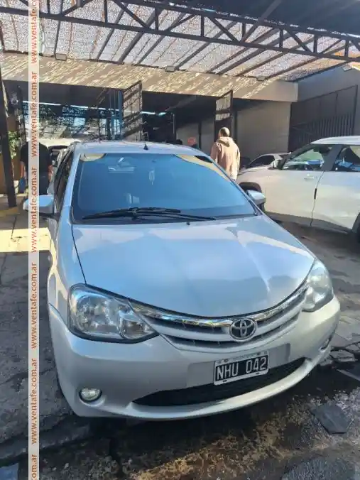 Toyota Etios  2013 - foto 2