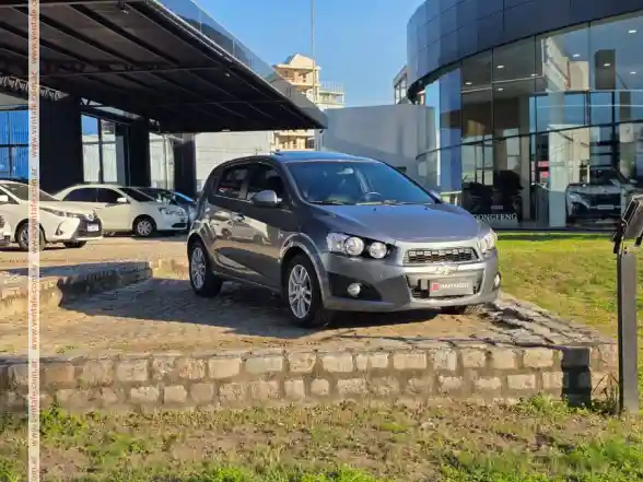 Chevrolet Sonic 1.6 Ltz 5P 2013  2013 - foto 3