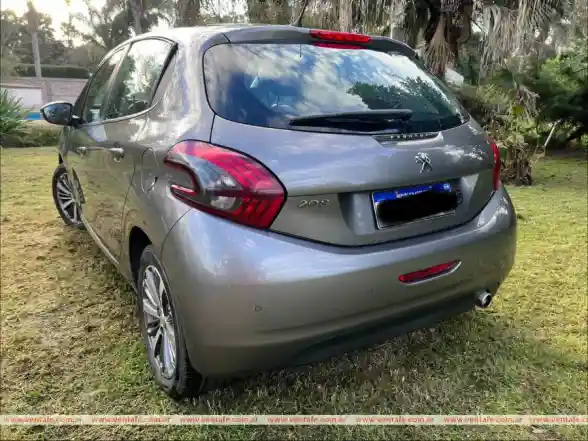 Peugeot 208 Allure Año 2017 - 90.000 Km !!  2017 - foto 3