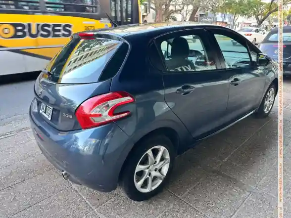 Peugeot 208 1.6 2013  2013 - foto 2