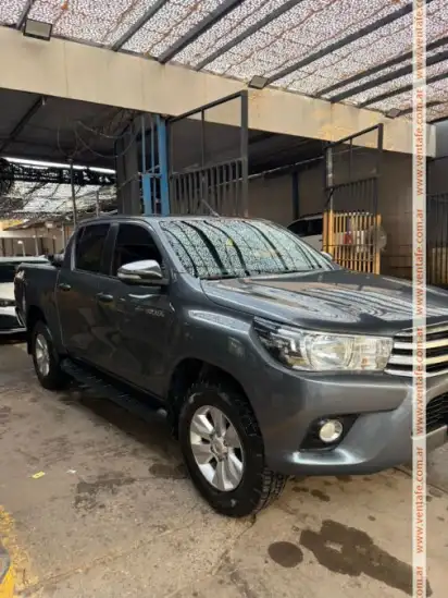 Toyota Hilux Srv - foto 1