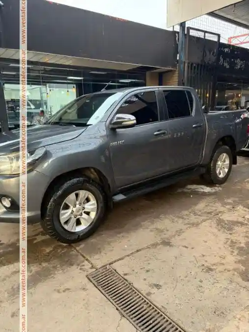 Toyota Hilux Srv - foto 3