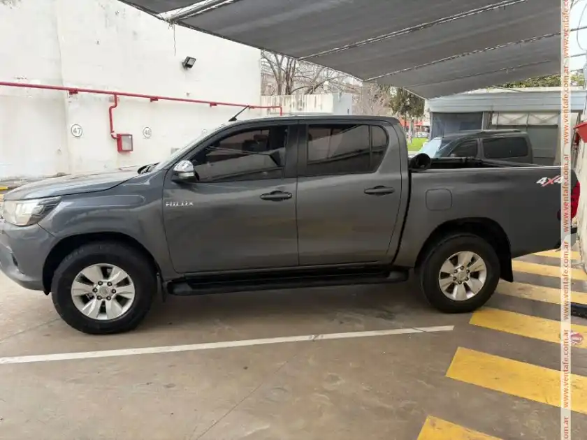 Toyota Hilux Srv - foto 4