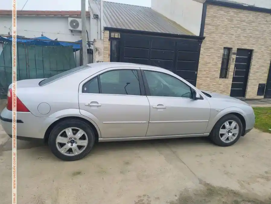 Ford Mondeo Ghia 2.0 Naftero  2004 - foto 4
