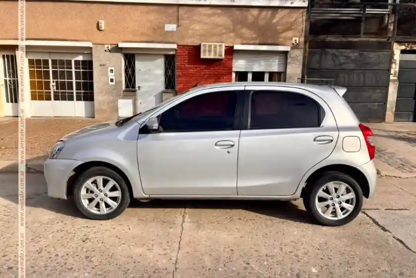 Toyota Etios 1.5 Xls Caja Automática 2016  2016 - foto 3