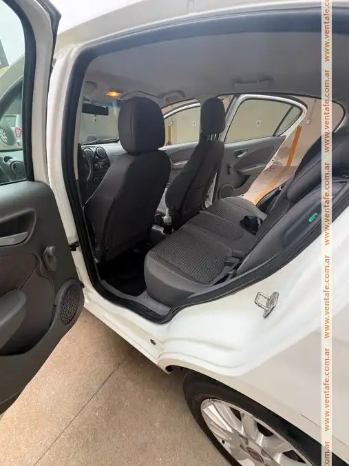 Fiat Palio Attractive 1.4 8V – 5 Puertas – Modelo  2015 - foto 4