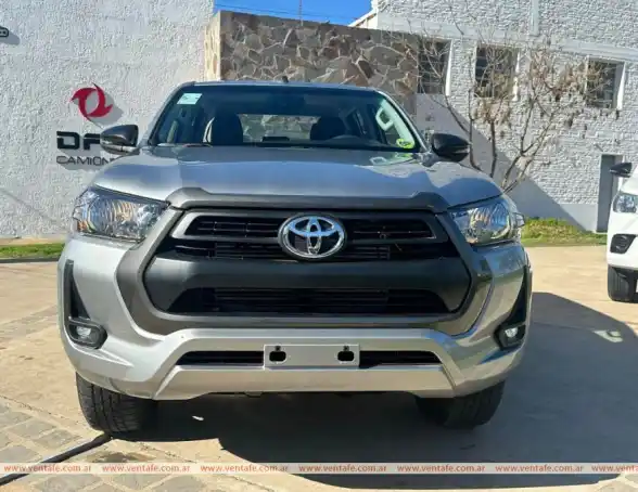 Toyota Hilux C/Doble 2.8 Tdi Automatica Sr 4X4 0Km My2025 - foto 3