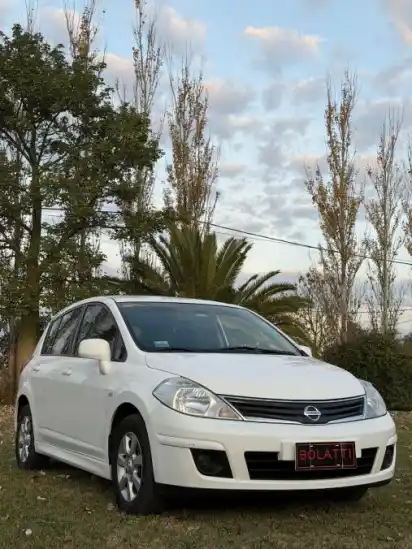 Nissan Tiida 1.8 5P Visia  2014 - foto 1