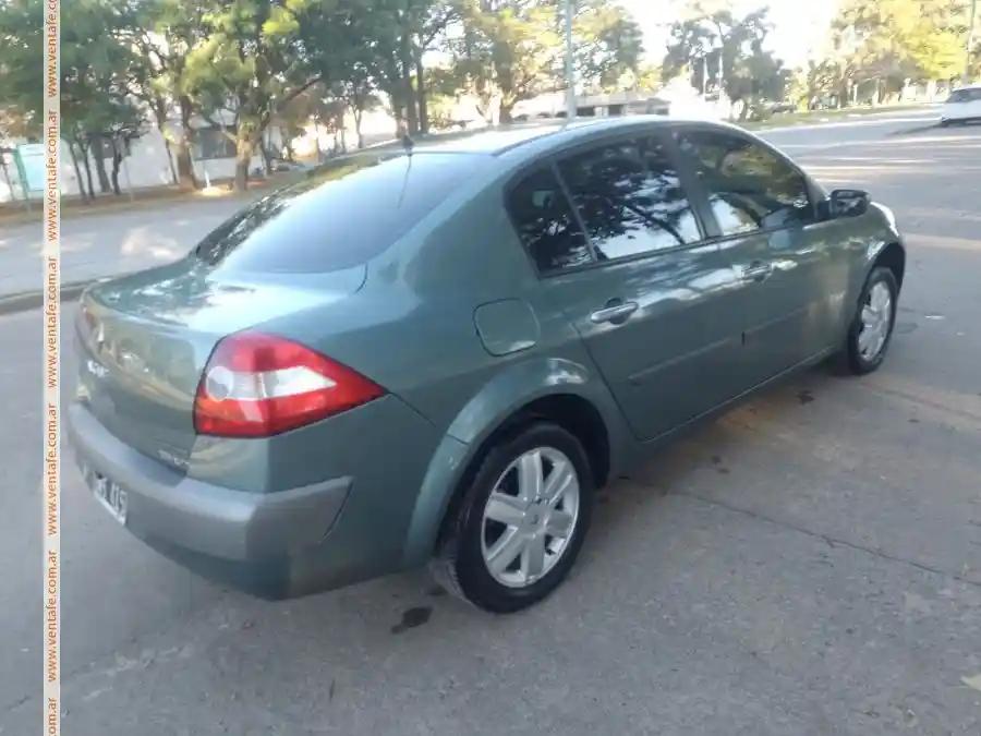 Renault Megane 1.6 - foto 2