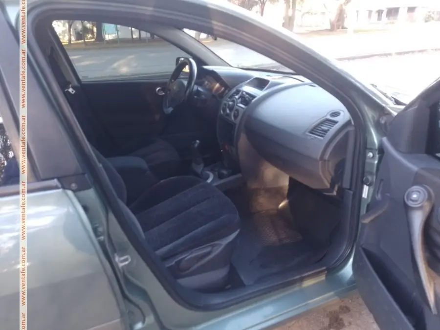 Renault Megane 1.6 - foto 5