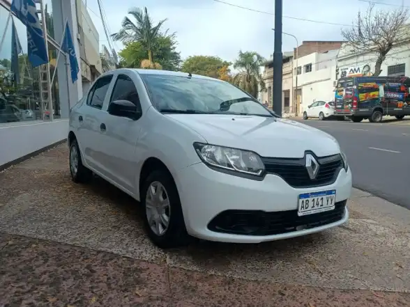 Renault Logan 1,6 Auth Plus Única Mano 2017 87.000  2017 - foto 1