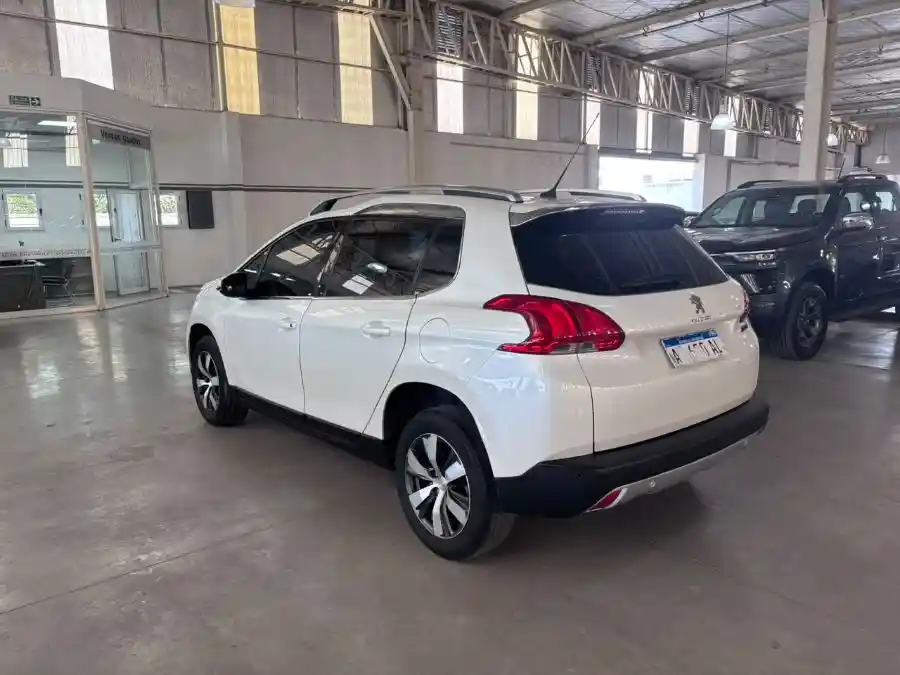 Peugeot 2008 1.6N Feline - Año 2016 - 138.362Km  2008 - foto 3