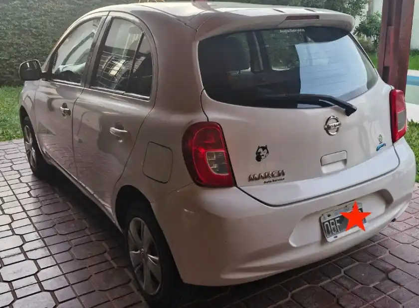 Nissan March Sense 1.6  2014 - foto 2