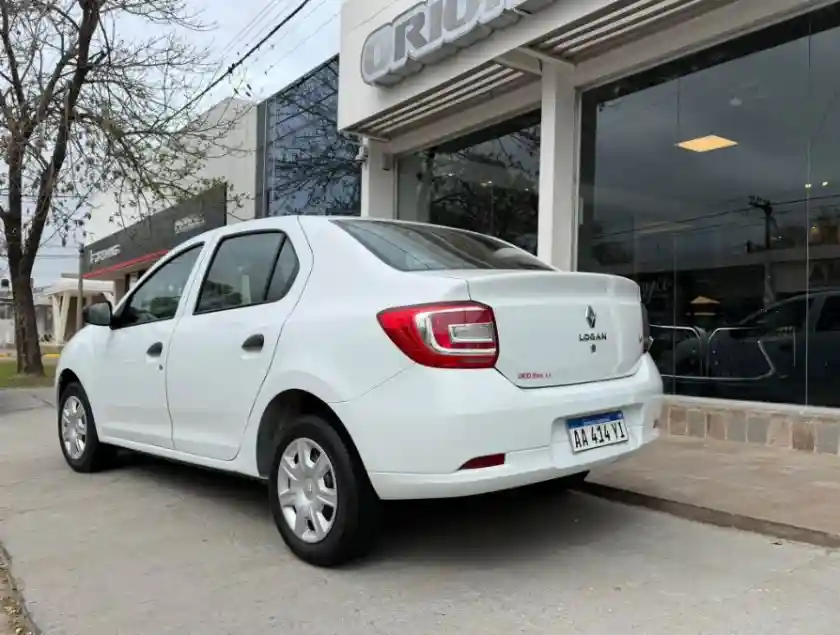 Renault Nuevo Logan Authentique 1.6 Año 2016  2016 - foto 2