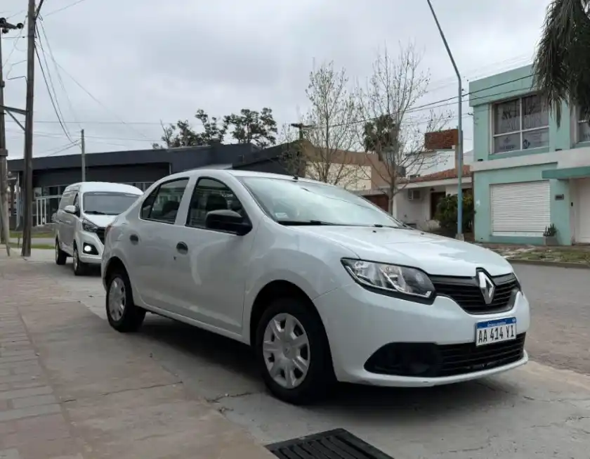 Renault Nuevo Logan Authentique 1.6 Año 2016  2016 - foto 3