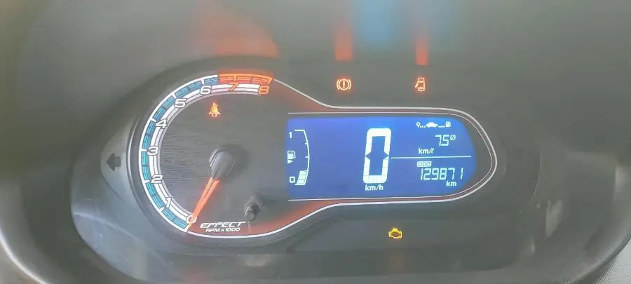Chevrolet Onix Effect 2016 C/Gnc 130.000 Km $ 14.800.000.-  2016 - foto 4