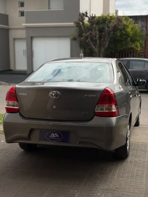 Toyota Etios 2020 Única Mano  2020 - foto 3