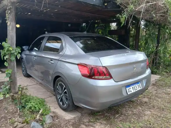 Peugeot 301 1.6 Allure Plus - foto 3
