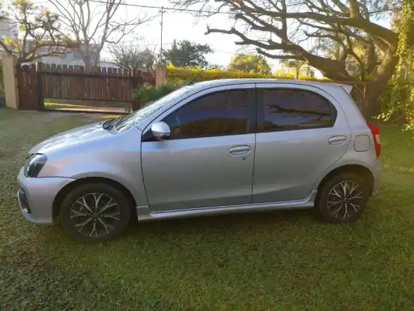Toyota Etios Xls 1.5 Sedan 5 Puertas - foto 5