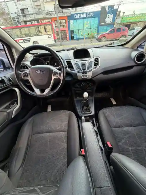 Ford Fiesta Kinetic Titanium  2013 - foto 4