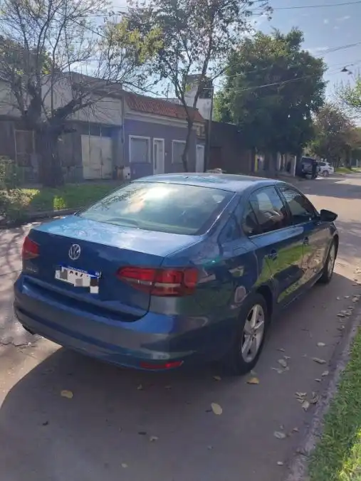 Volkswagen Vento Advance 2.5 S Tronic 2017 205000Km  2017 - foto 4