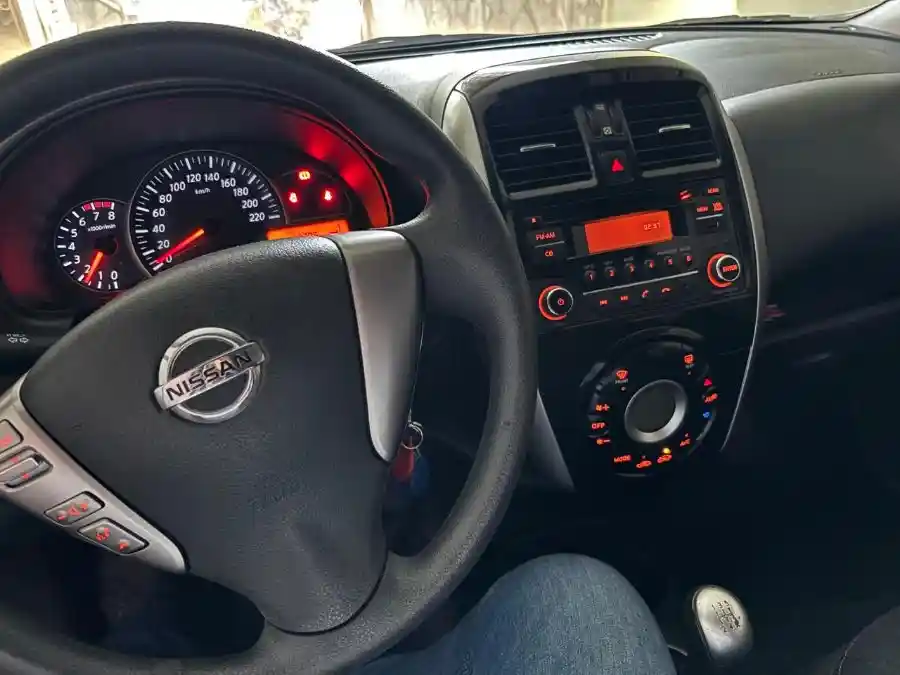 Nissan March Advance P D F2 Año 2018 - 53.000 Km  2018 - foto 3