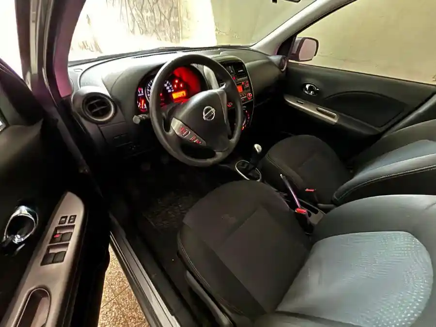 Nissan March Advance P D F2 Año 2018 - 53.000 Km  2018 - foto 4