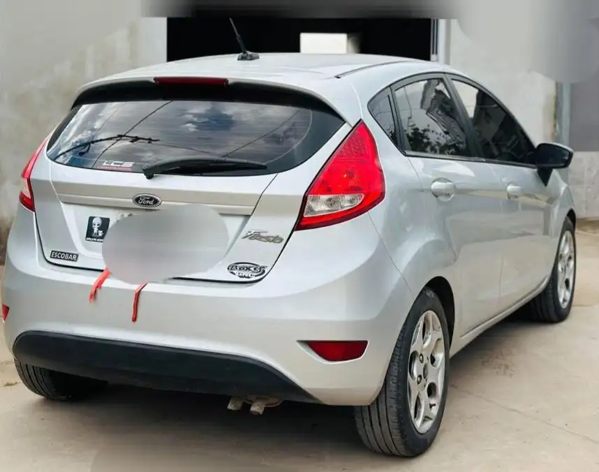 Ford Fiesta Kinetic Titanium  2011 - foto 1