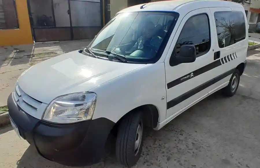 Citroën Berlingo 2020 Hdi Mixta 5 Asientos  2020 - foto 1