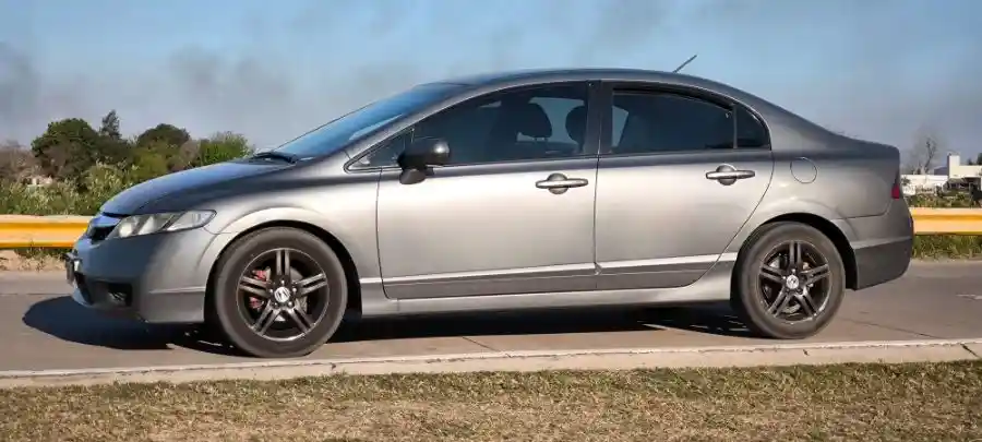 Honda Civic  2011 - foto 1