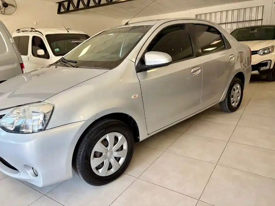 Toyota Hermoso Etios Xs!  2014 - foto 1