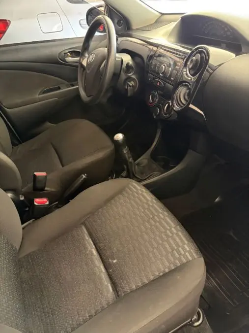Toyota Hermoso Etios Xs!  2014 - foto 5