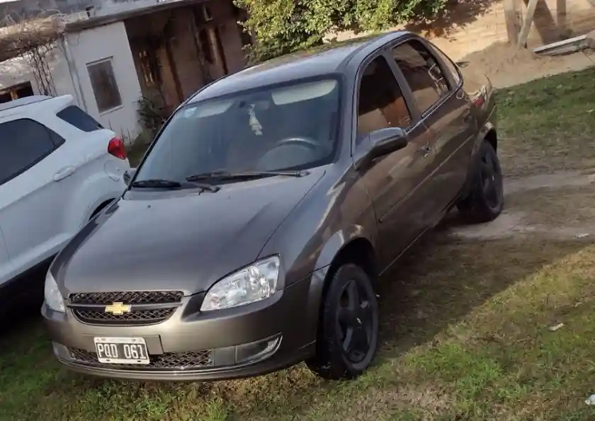 Chevrolet Classic 1.4 Nafta Ls - foto 2