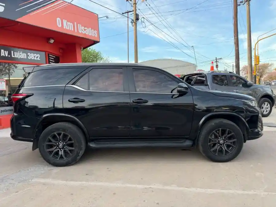 Toyota Sw4 Gr-S 2.8 4X4 At 2022  2022 - foto 3