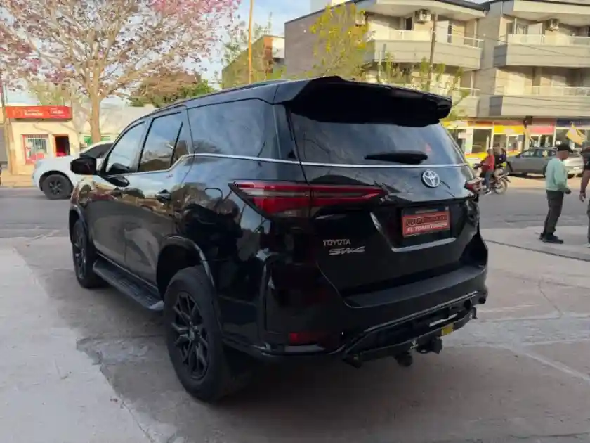 Toyota Sw4 Gr-S 2.8 4X4 At 2022  2022 - foto 4