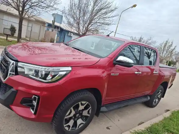 Toyota Hilux 4X4 Srx. Impecable!! - foto 1